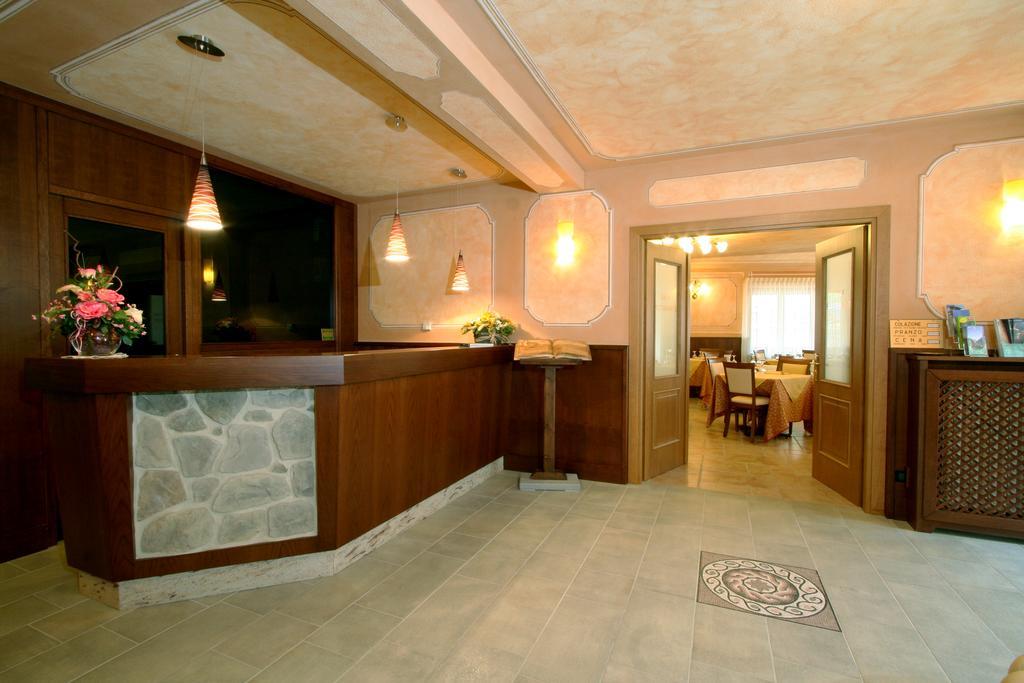 Hotel Dama Bianca Valtournenche Exterior photo